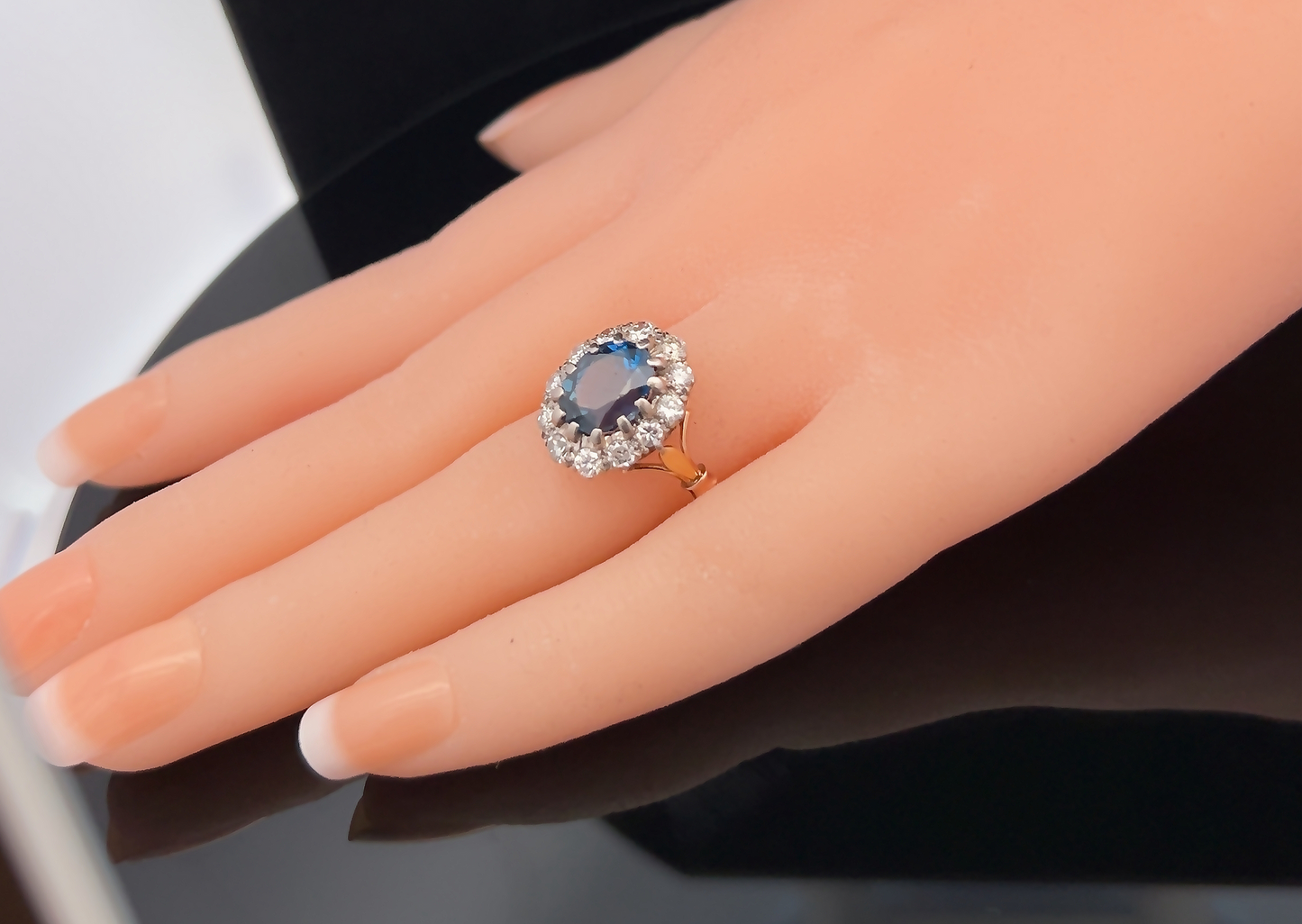 Vintage Unheated Natural Burma Sapphire and Diamond 18ct Gold Cluster Ring
