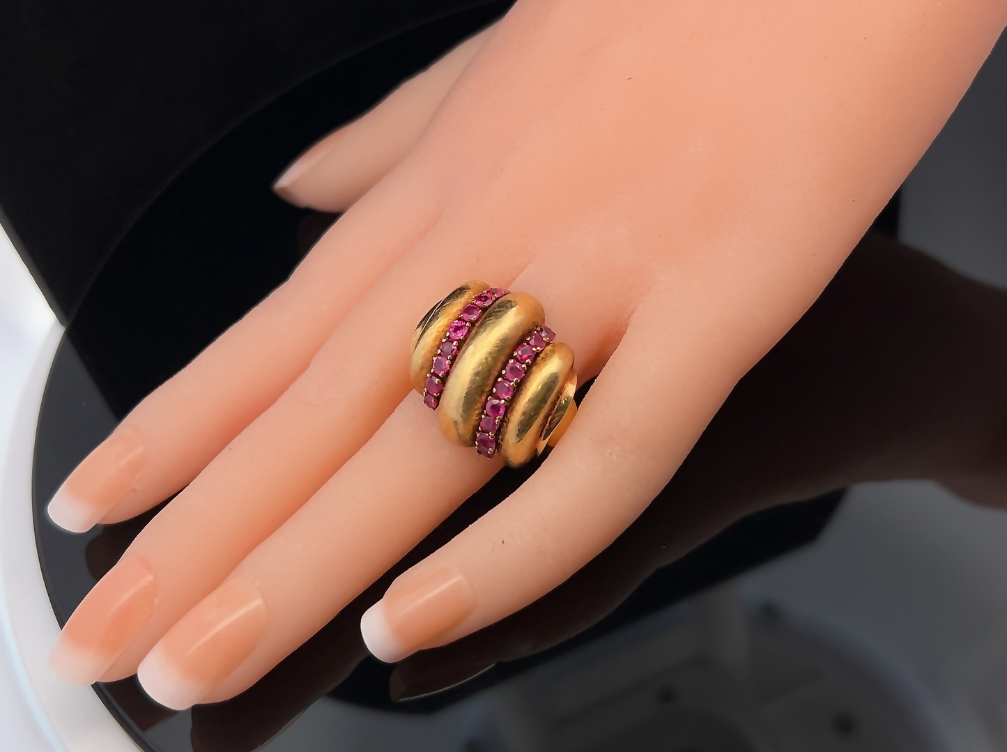 Vintage Ruby 18ct Gold Bombe Cluster Ring
