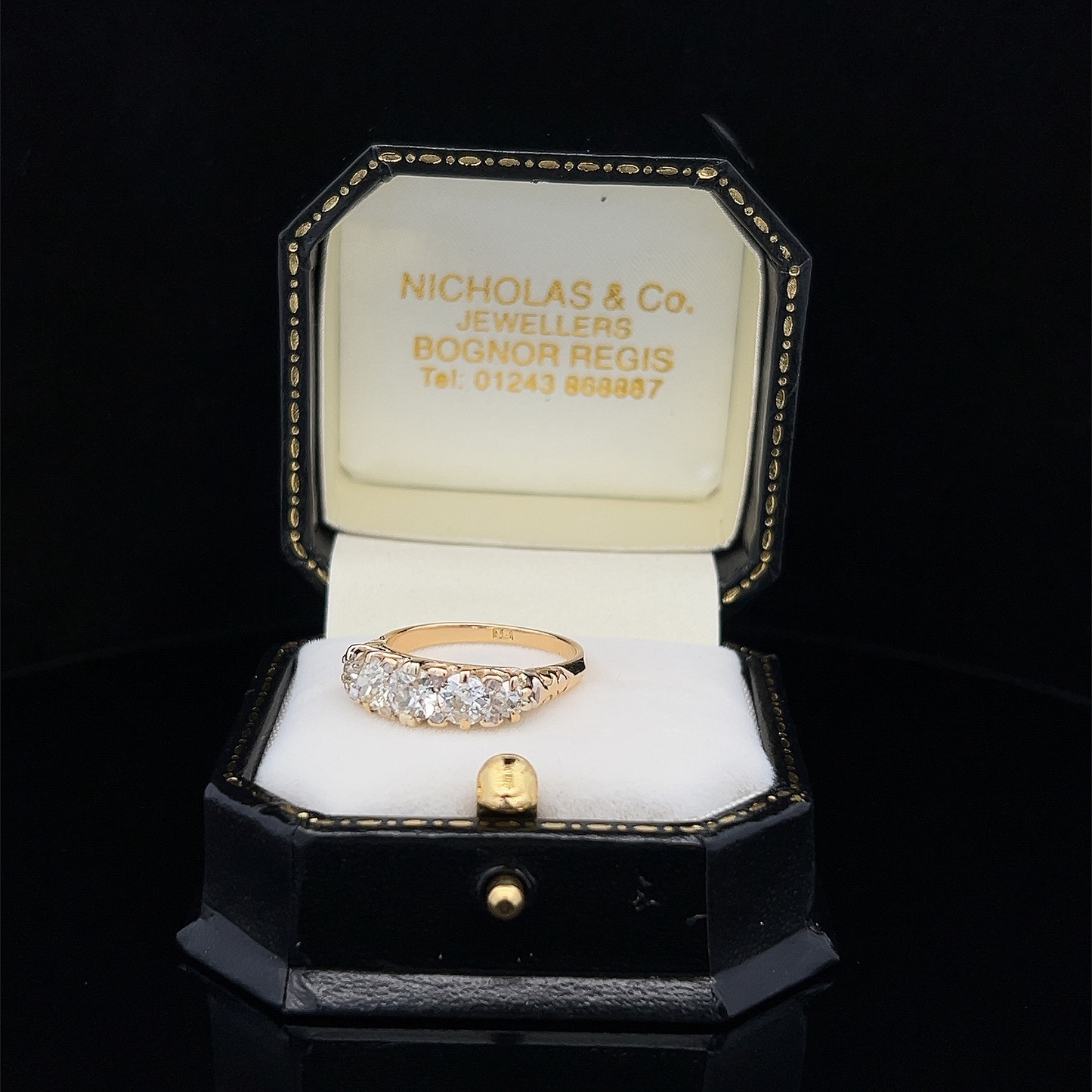 Antique Victorian 5 Stone Old European Cut Diamond and Rose Cut Diamond 18ct Gold Carved Ring