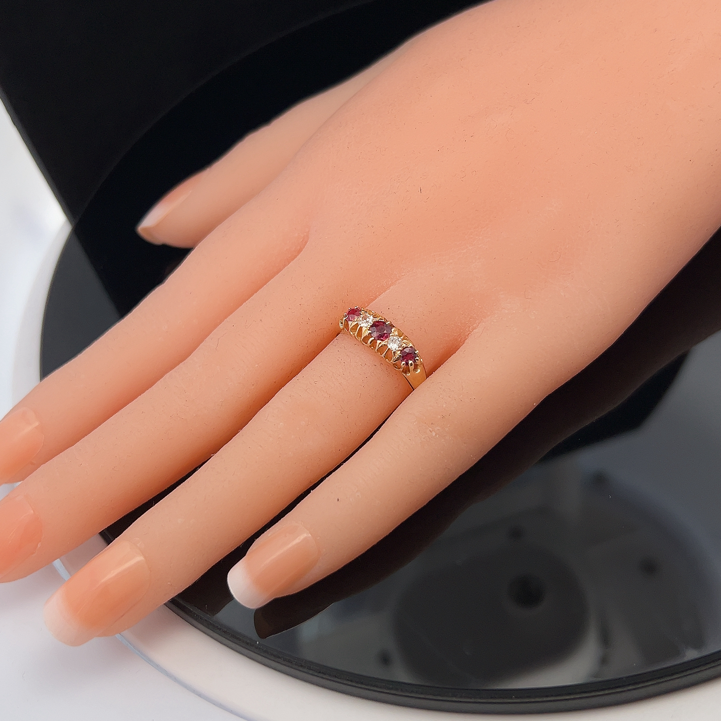 Antique Edwardian Ruby and Diamond 5 Stone 18ct Gold Ring