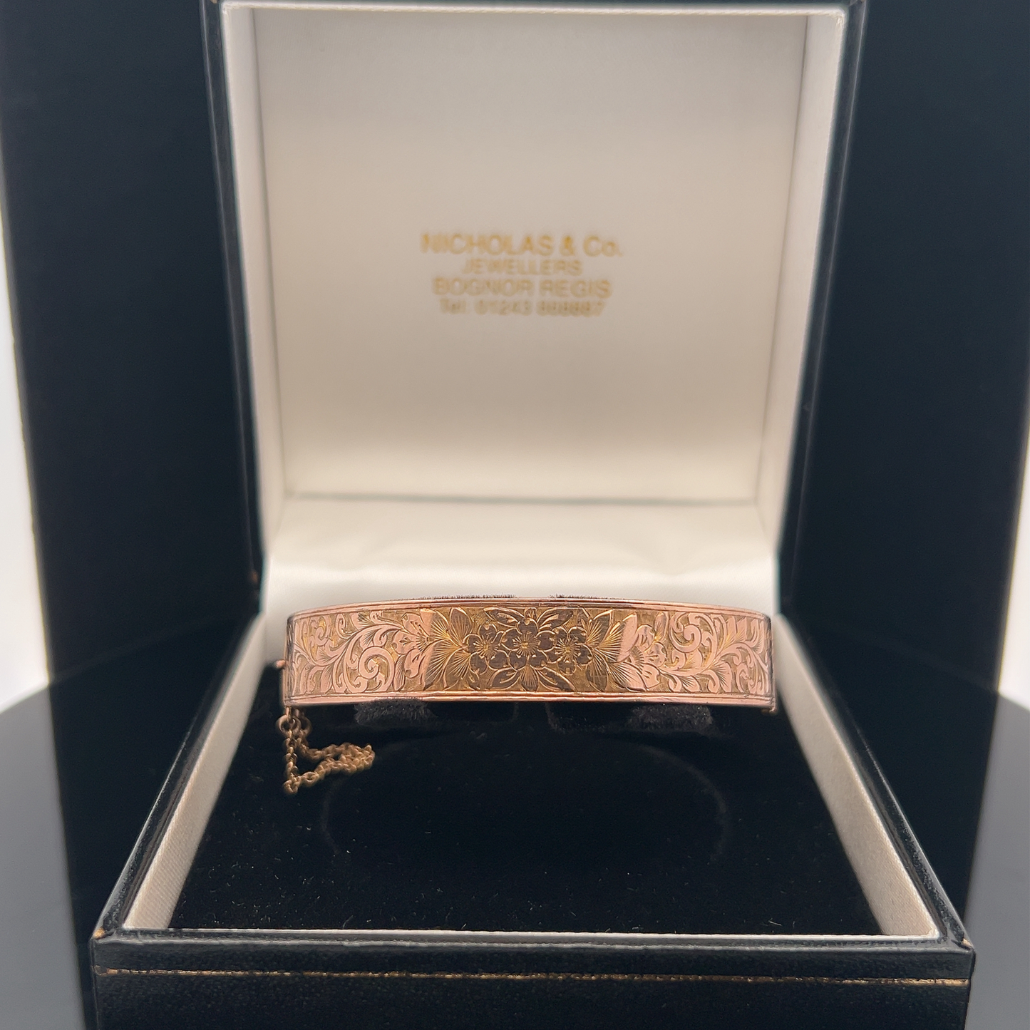 Antique Art Deco 9ct Rose Gold Hinged Bangle with Engraved Foliate Motifs