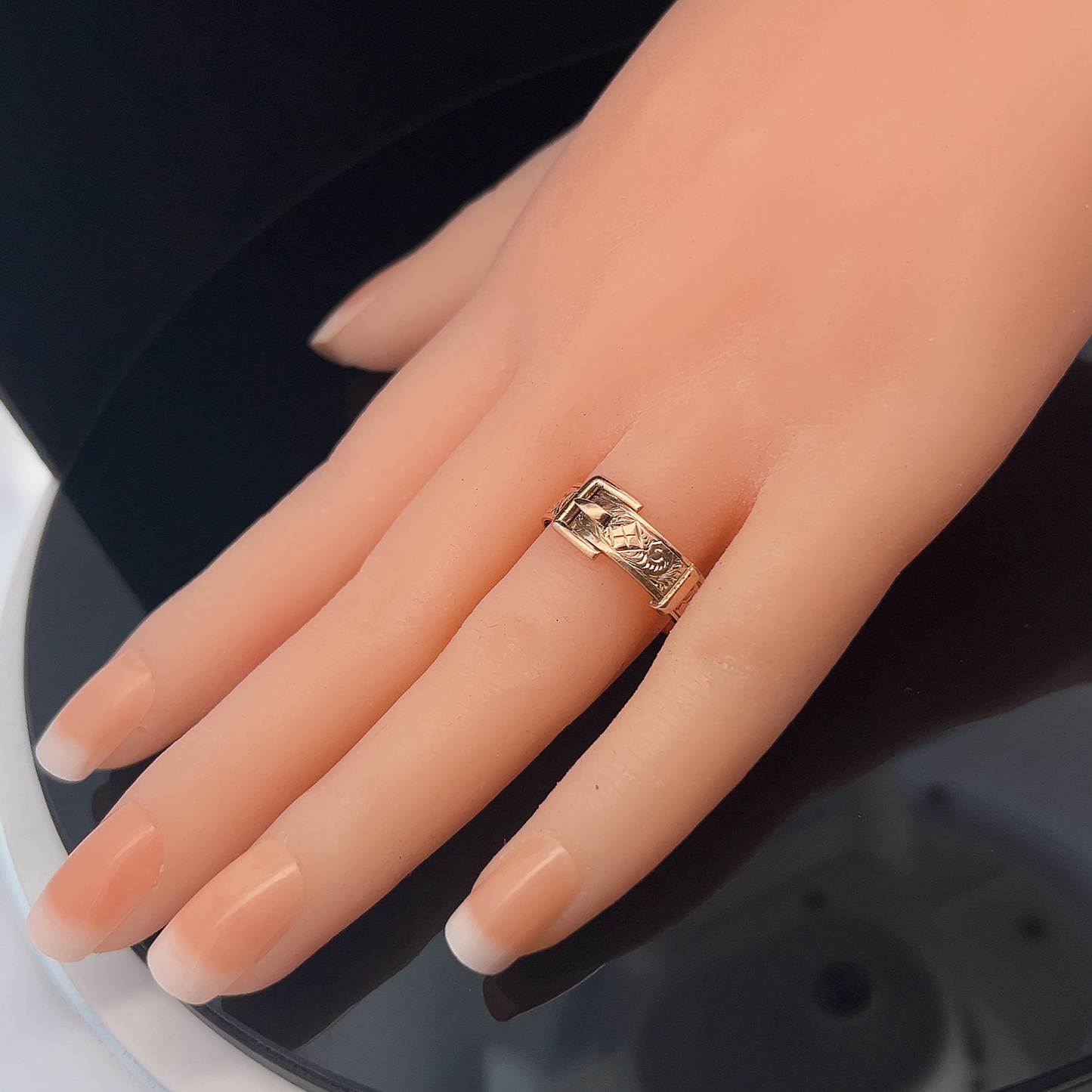 Antique Edwardian 9ct Gold Buckle Ring
