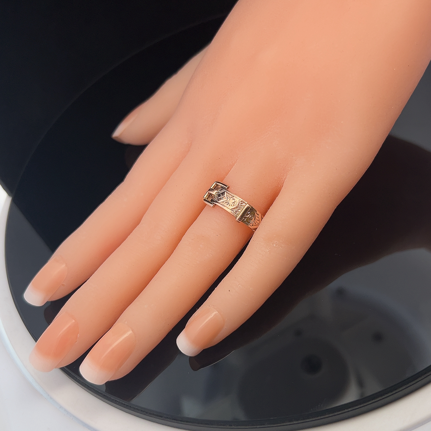 Antique Edwardian 9ct Gold Buckle Ring