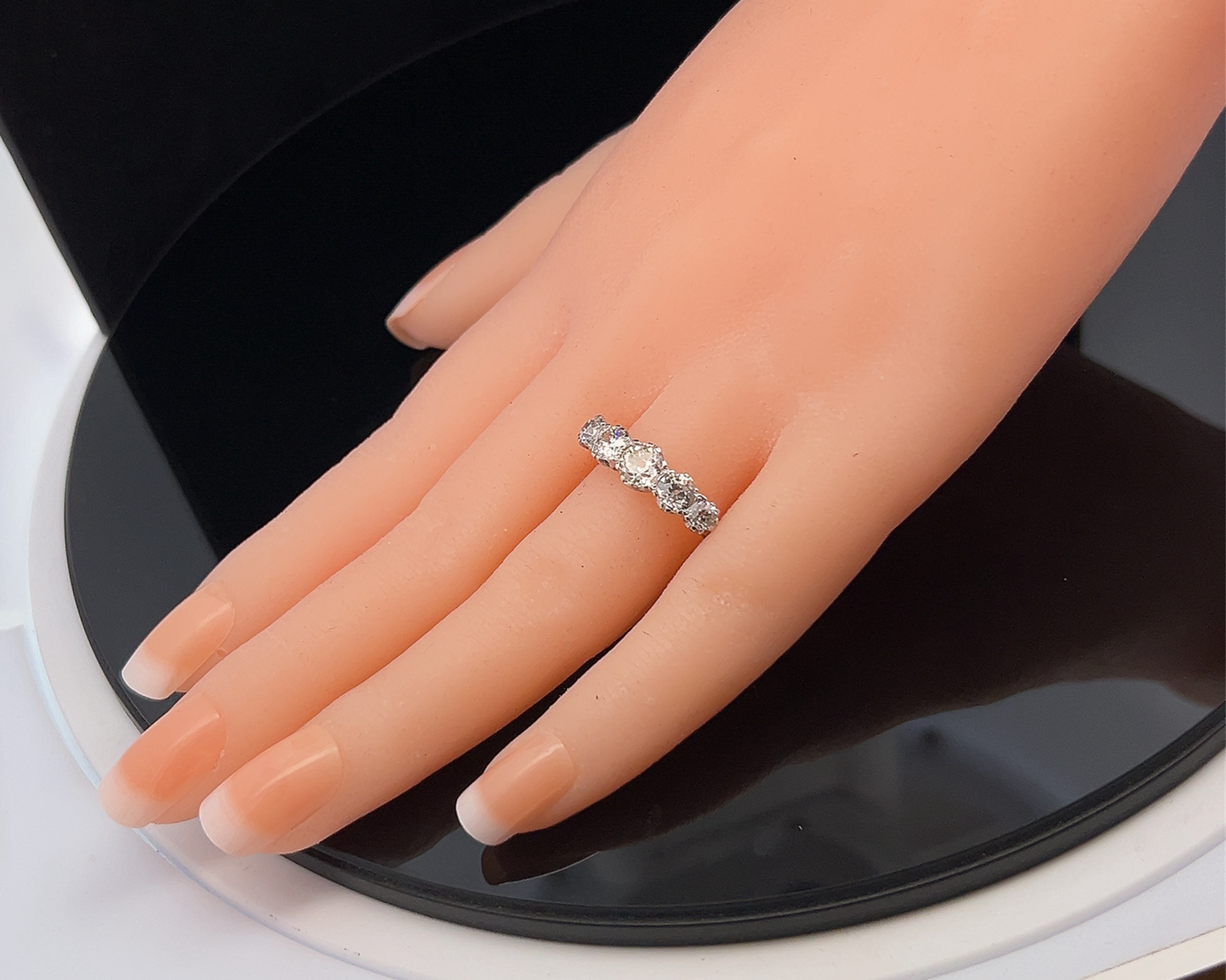 Antique Early 20th Century 5 Stone Old European Cut Diamond 18ct Gold and Platinum Ring