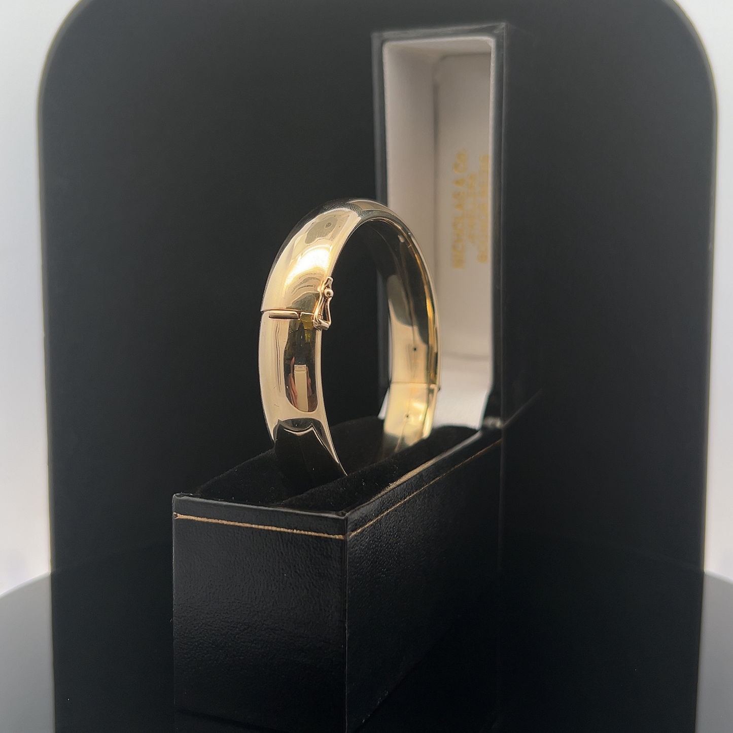 Vintage 9ct Gold Plain Oval Bangle
