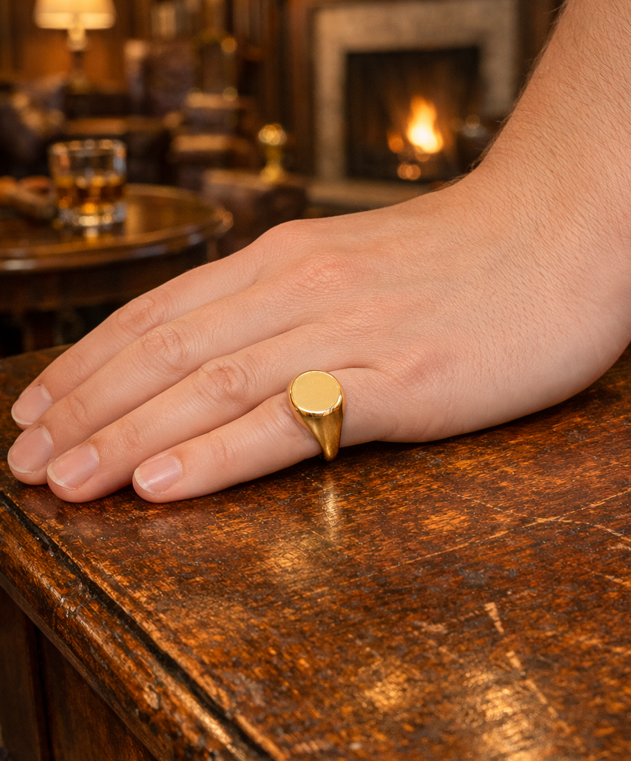 Vintage 9ct Gentlemen's Octagonal Signet Ring. Heavy Weight Perfect for Seal engraving. London 1949