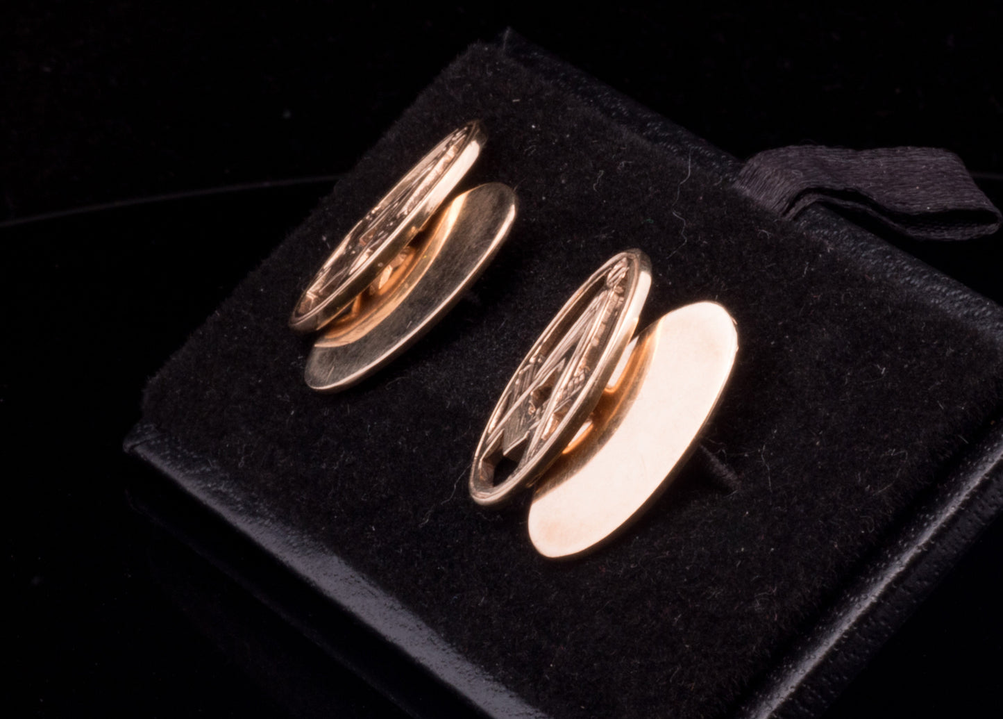 9ct Masonic Cufflinks. Hallmarked London 2007.