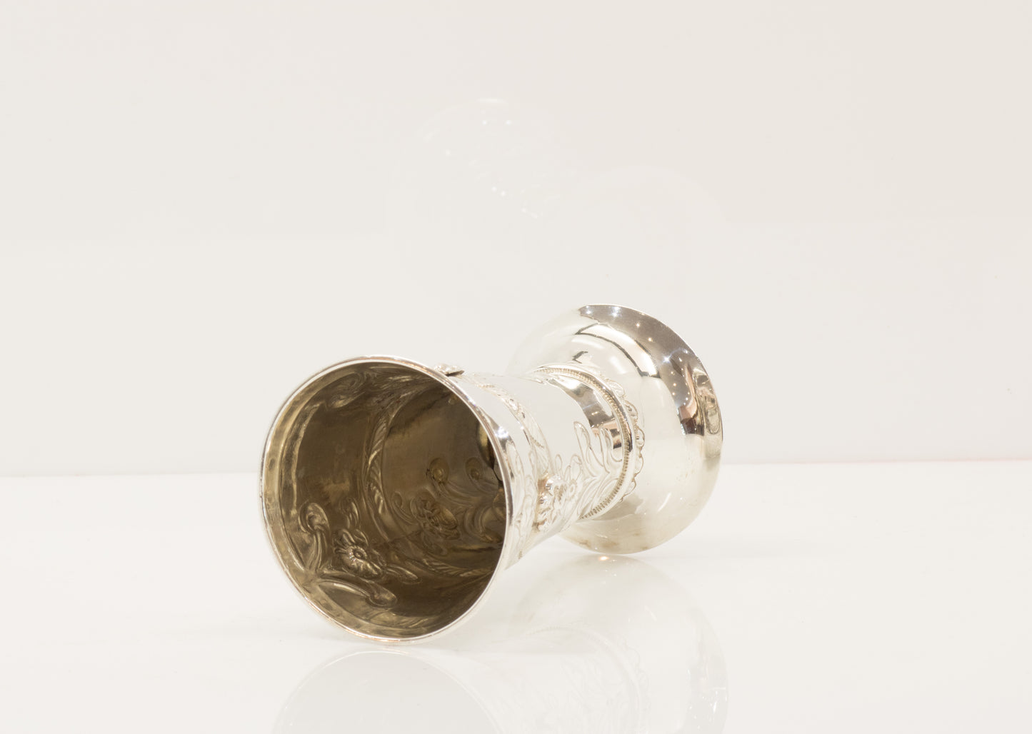 Very Pretty Antique Sterling Silver Posy vase. Assayed in London 1904.