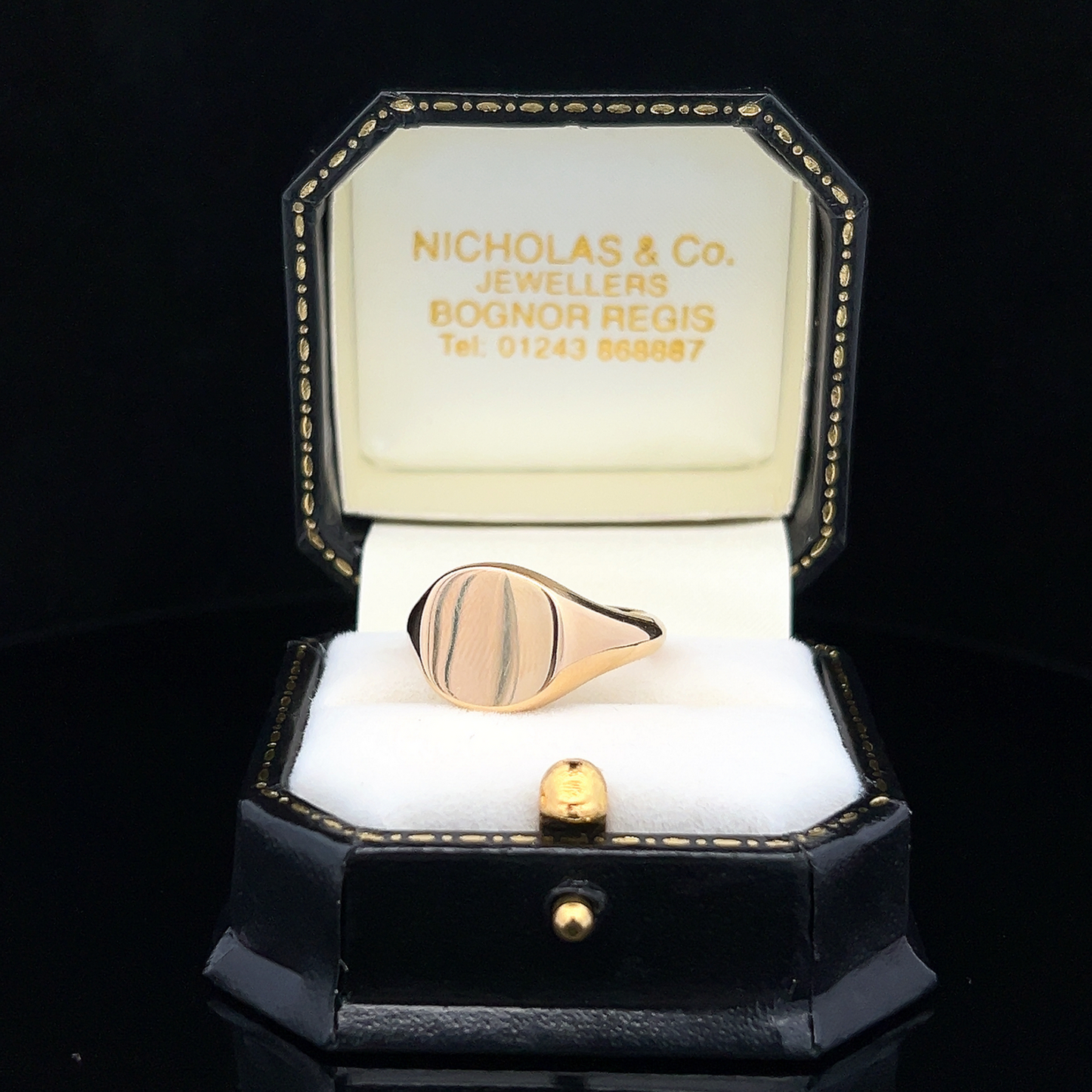 Vintage 18ct Gold Plain Signet Ring Manufactured by Charles Green & Sons