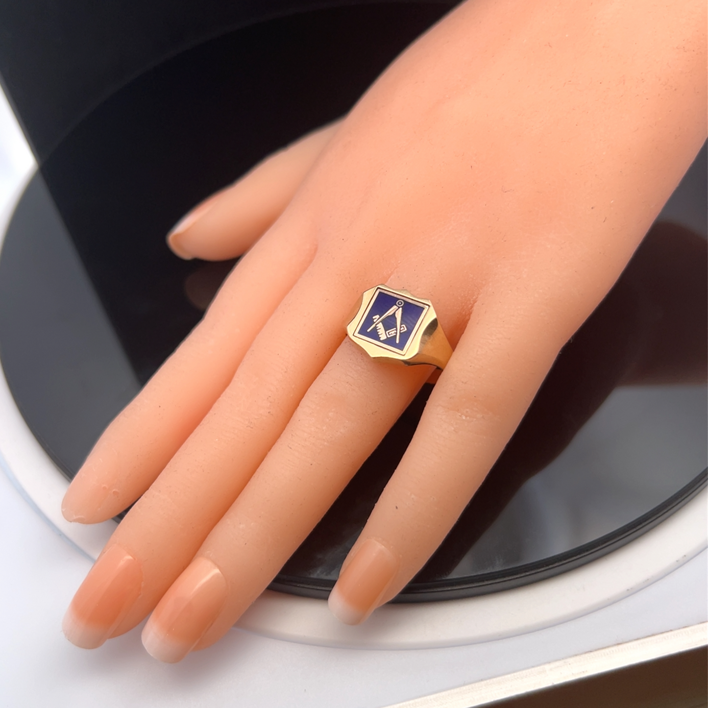 Vintage Enamel Masonic 'Swivelling' 9ct Gold Shield Signet Ring