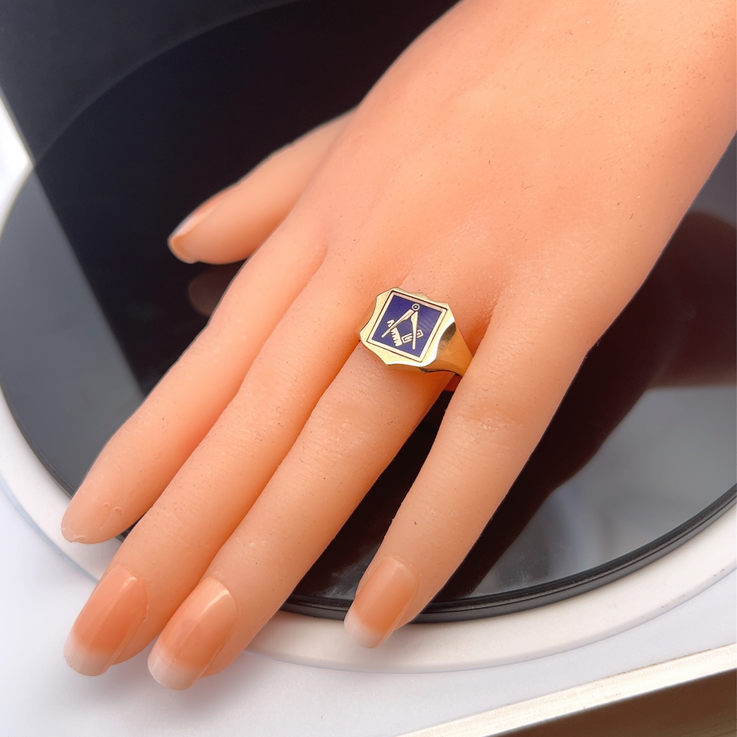 Vintage Enamel Masonic 'Swivelling' 9ct Gold Shield Signet Ring