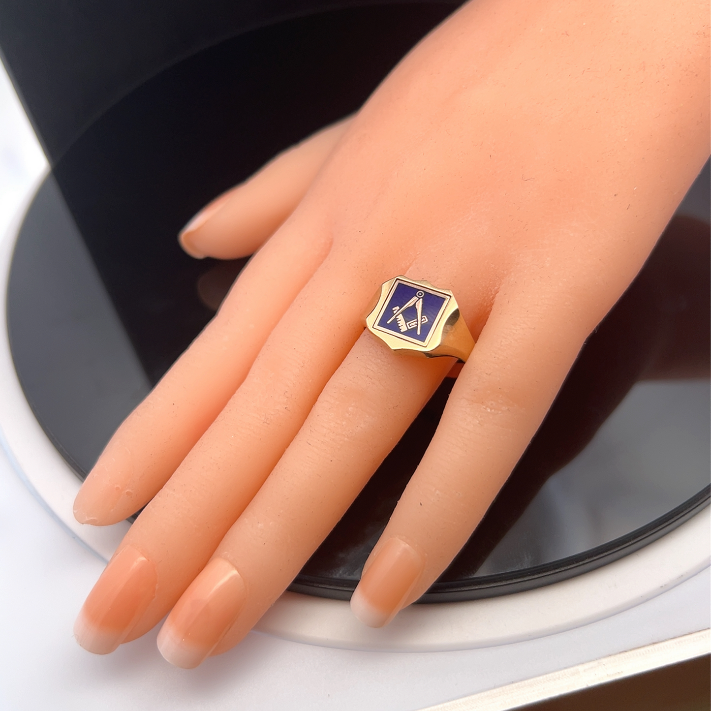 Vintage Enamel Masonic 'Swivelling' 9ct Gold Shield Signet Ring