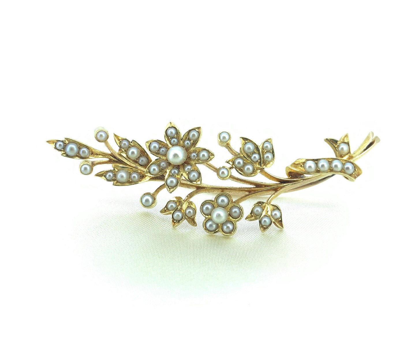 Antique Edwardian 15ct Gold Natural Split Pearl Floral Brooch. Lovely Crisp Example. English Circa 1915.