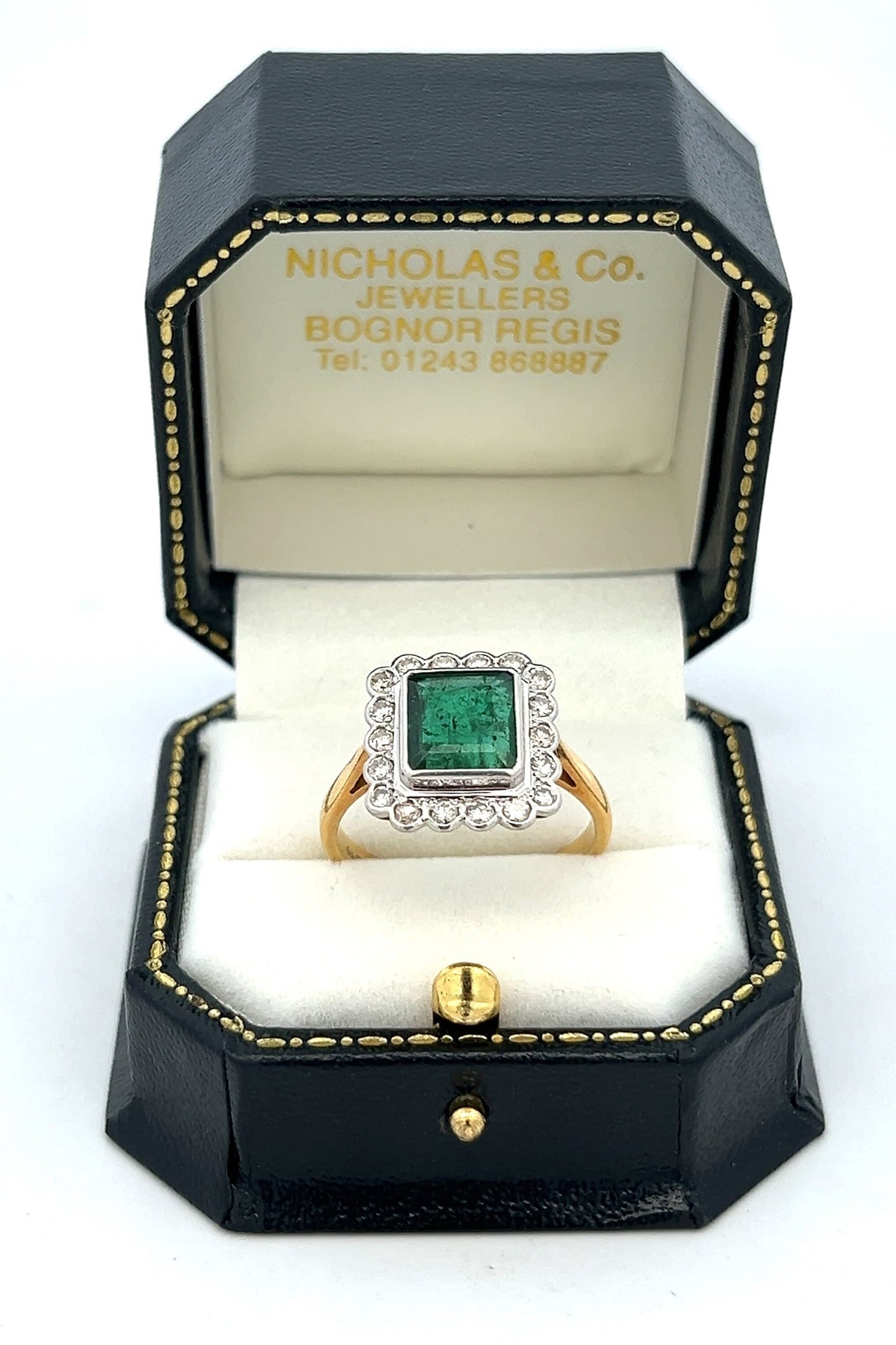 Vintage Art Deco Emerald and Diamond 18ct Gold Ring