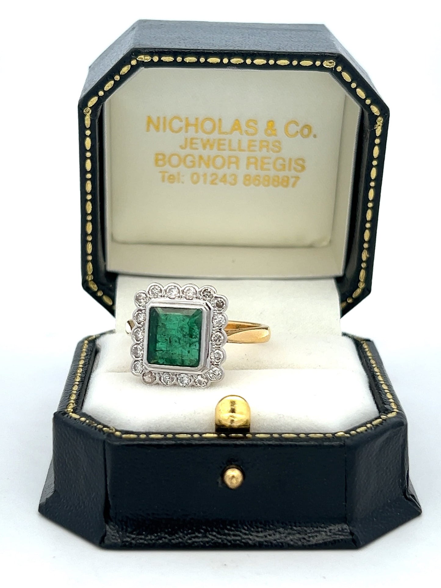 Vintage Art Deco Emerald and Diamond 18ct Gold Ring