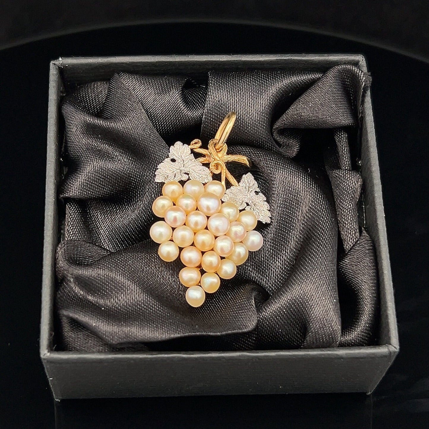Antique Edwardian 15ct Gold & Platinum Grapes Pendant Set with Natural Pearls. Edwardian, Circa 1900 - 1910