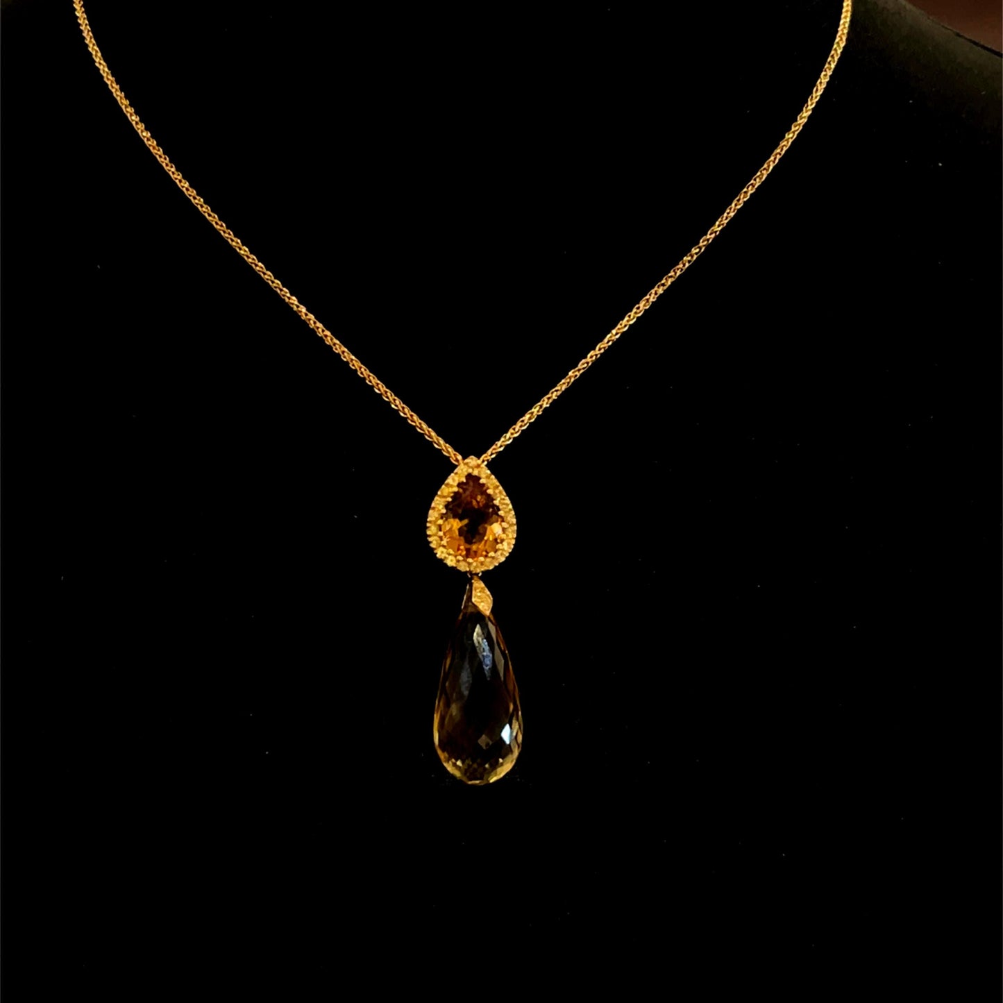 18ct Citrine and Yellow Sapphire Pear and Briolette Pendant and Earring Set. Pre-Loved Bargain.