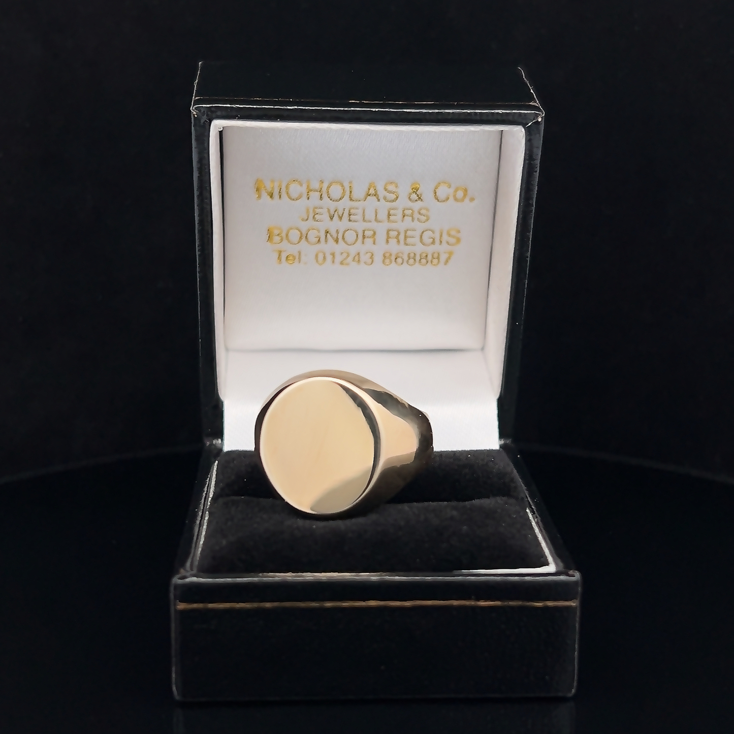 Vintage 9ct Gold Plain Oval Signet Ring