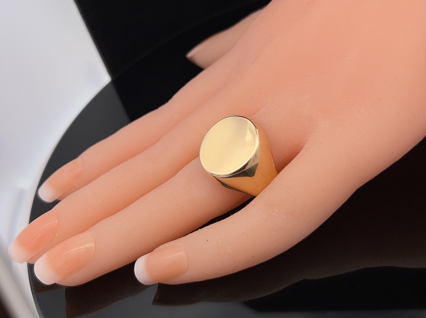 Vintage 9ct Gold Plain Oval Signet Ring