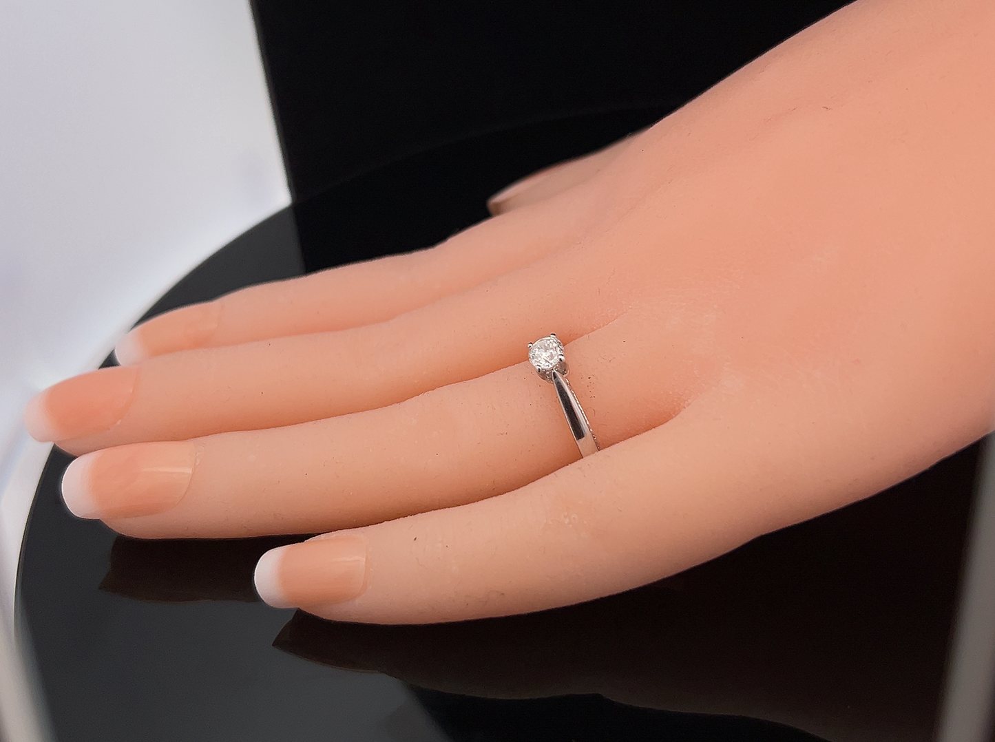 Certificated Solitaire Natural Diamond 18ct White Gold Engagement Ring