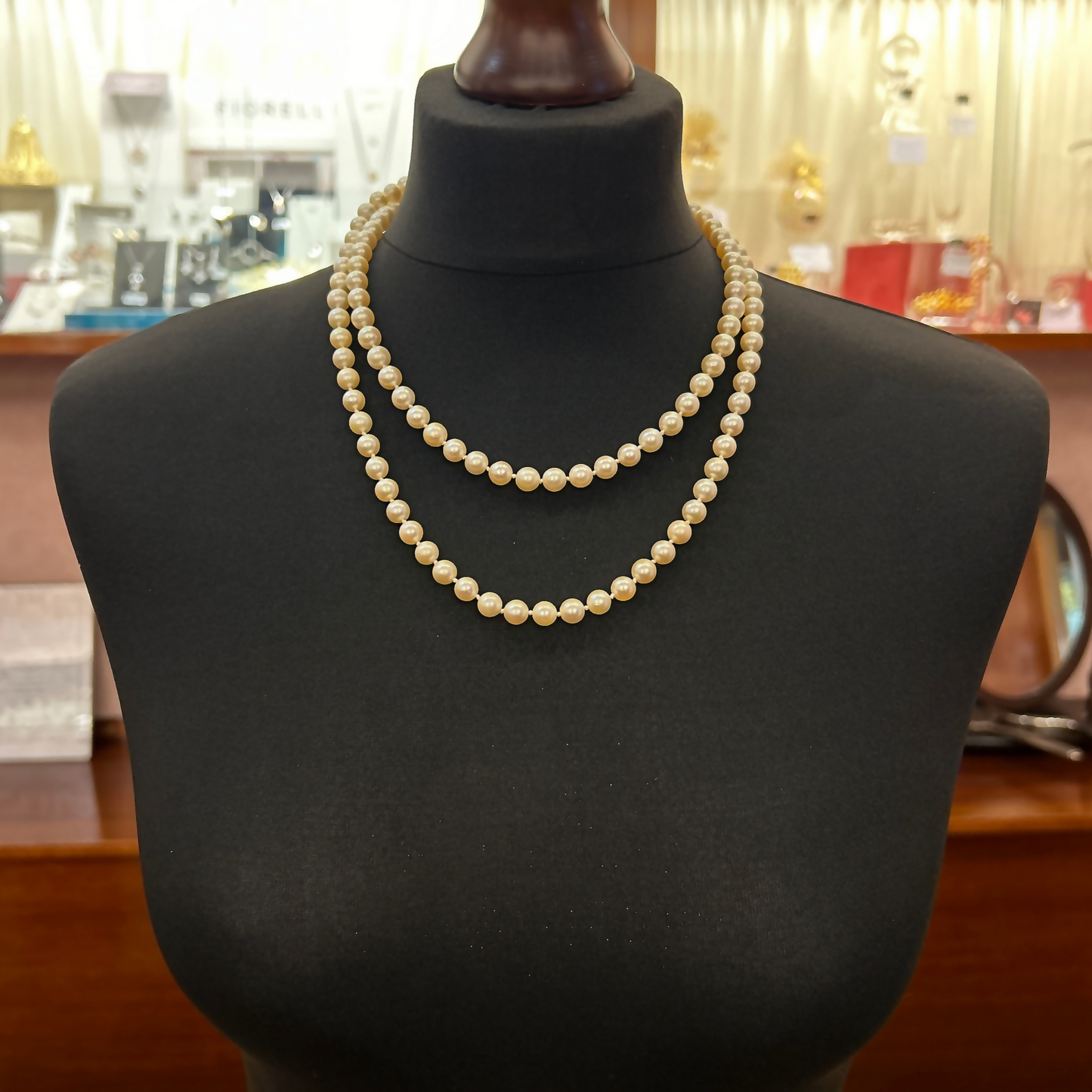 Vintage Single Row Cultured Pearl Art Deco Flapper Style Necklace with Sapphire 9ct Gold Clasp
