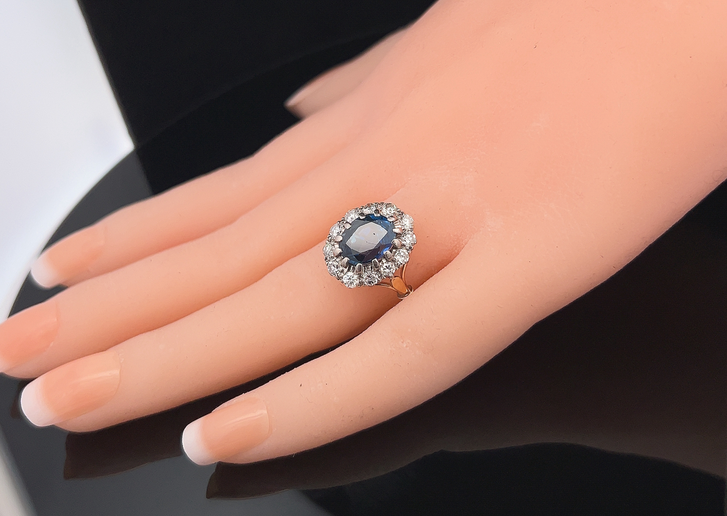 Vintage Unheated Natural Burma Sapphire and Diamond 18ct Gold Cluster Ring