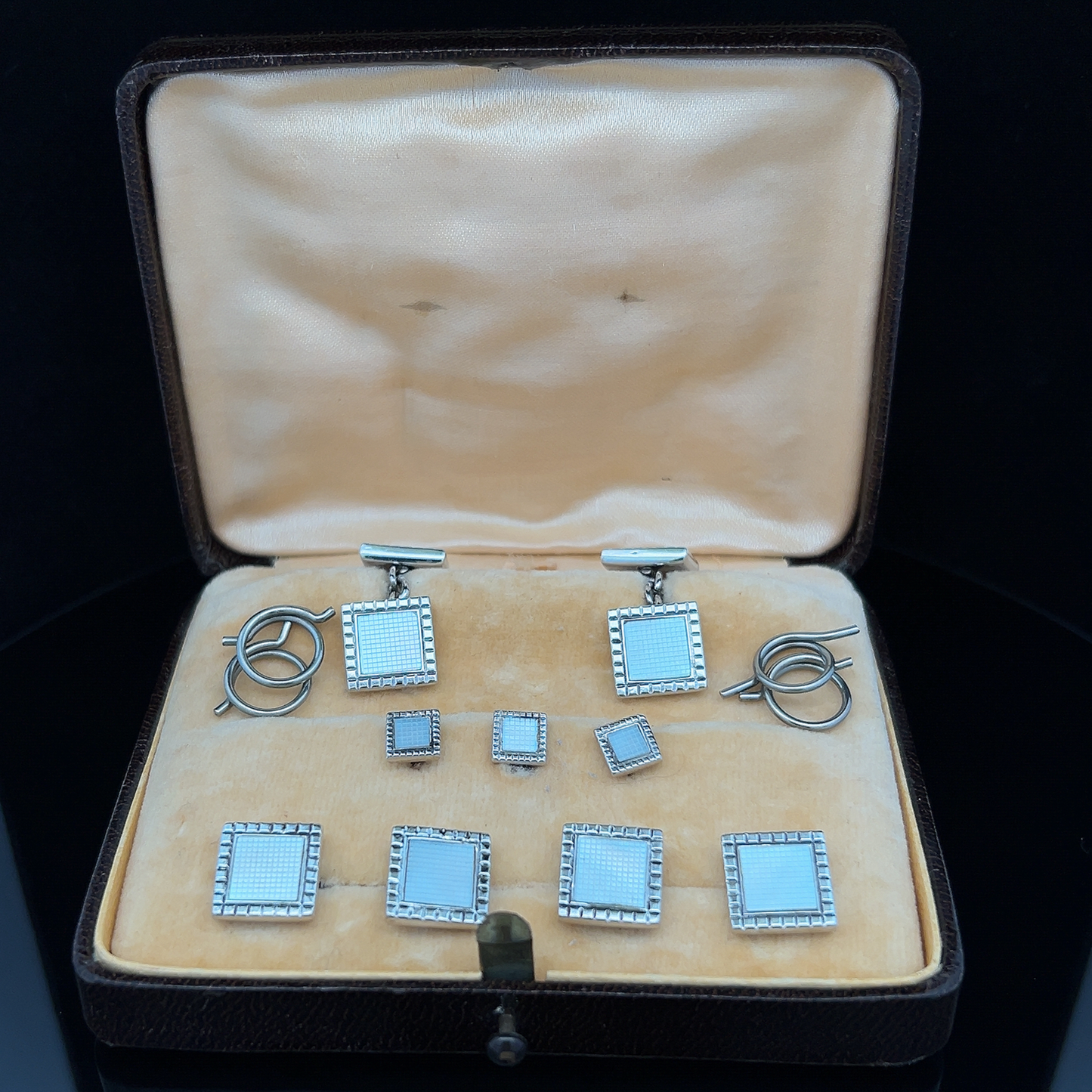 Vintage Art Deco 9ct White Gold & Mother of Pearl Boxed Dress Set by S J Rose