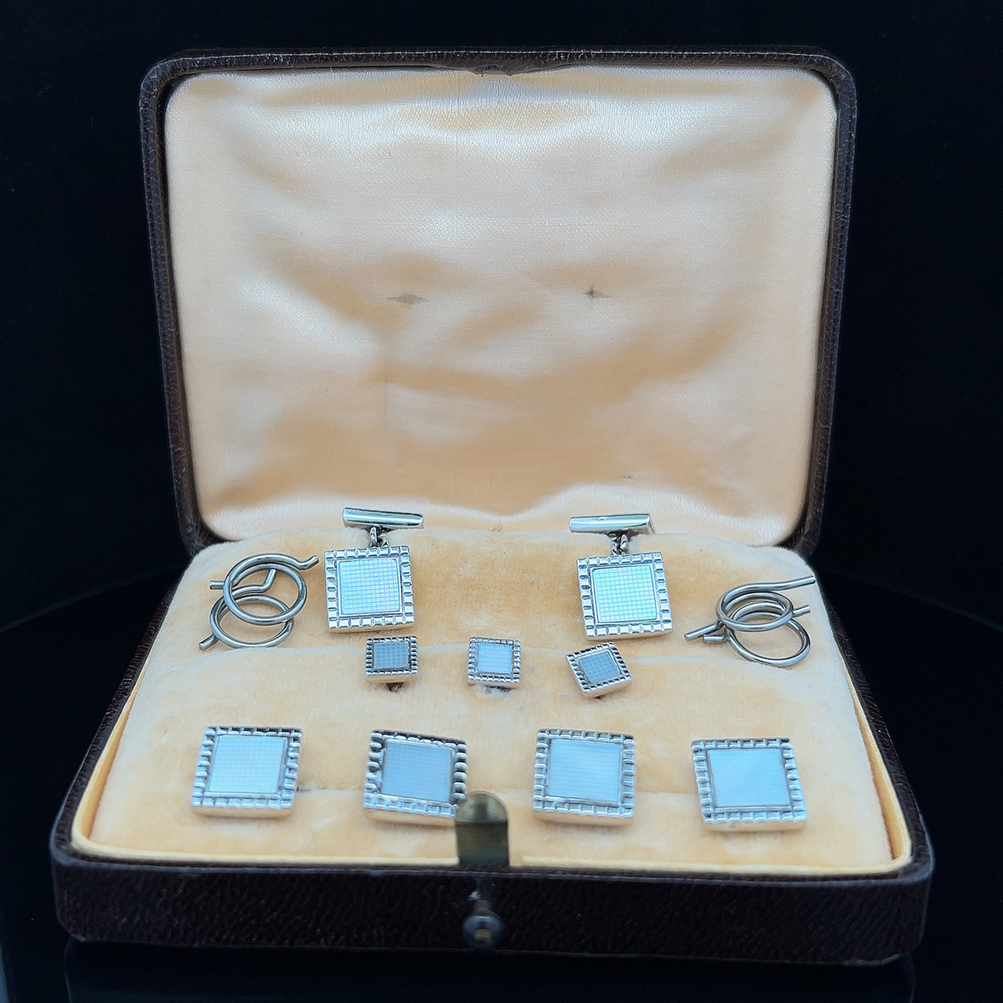 Vintage Art Deco 9ct White Gold & Mother of Pearl Boxed Dress Set by S J Rose