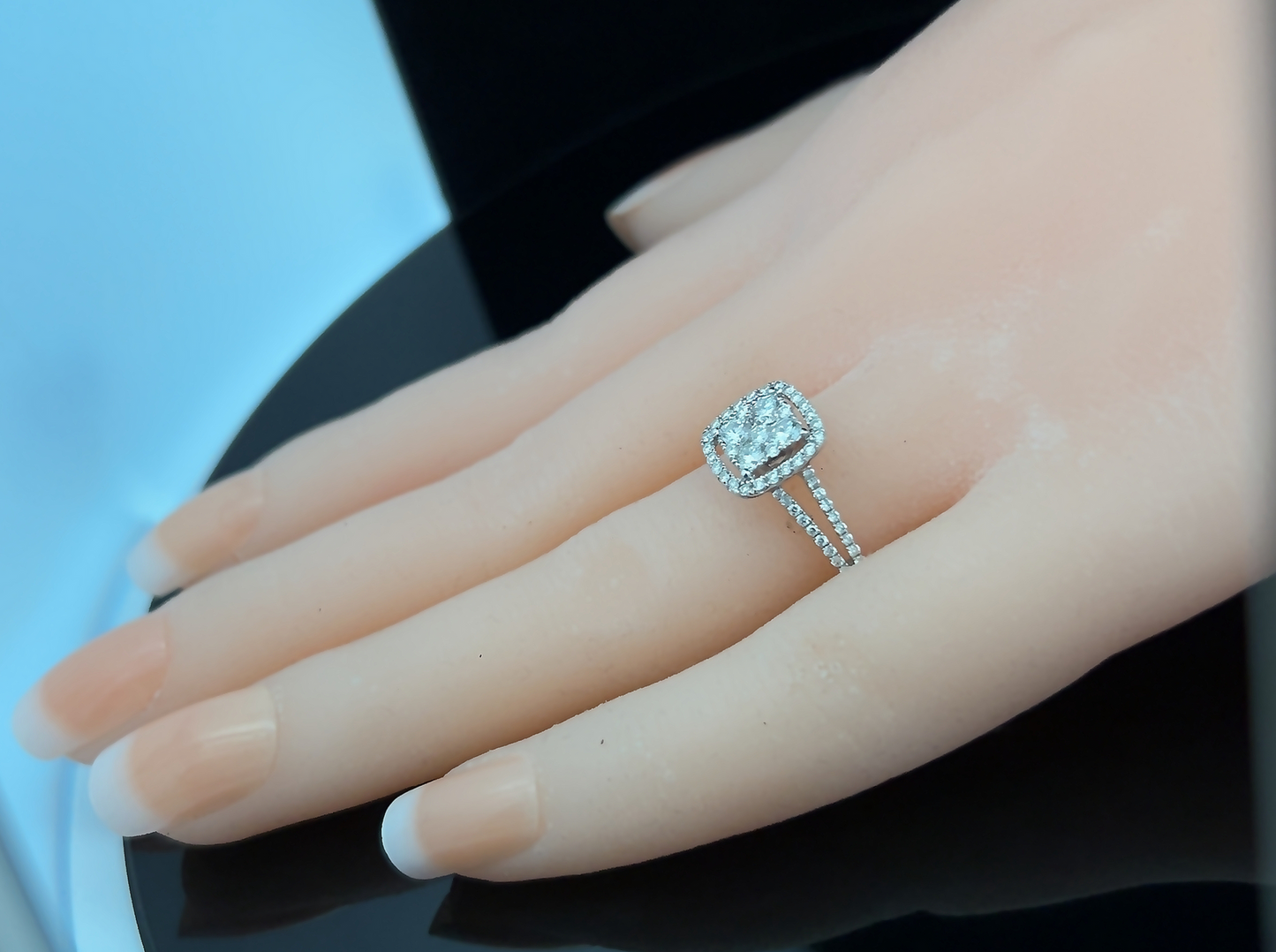 Natural Diamond Halo Cluster 18ct White Gold Ring with Diamond Split Shoulders