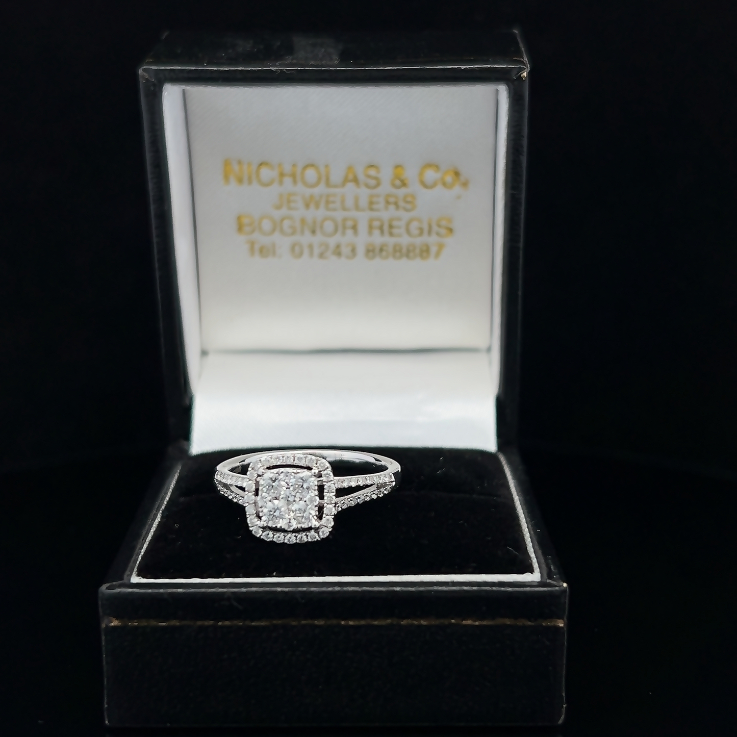 Natural Diamond Halo Cluster 18ct White Gold Ring with Diamond Split Shoulders