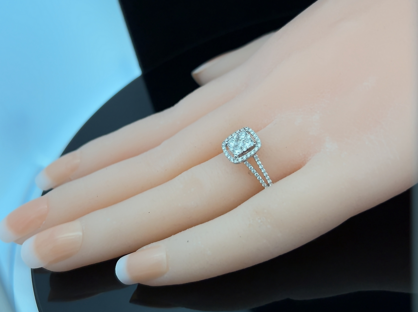 Natural Diamond Halo Cluster 18ct White Gold Ring with Diamond Split Shoulders