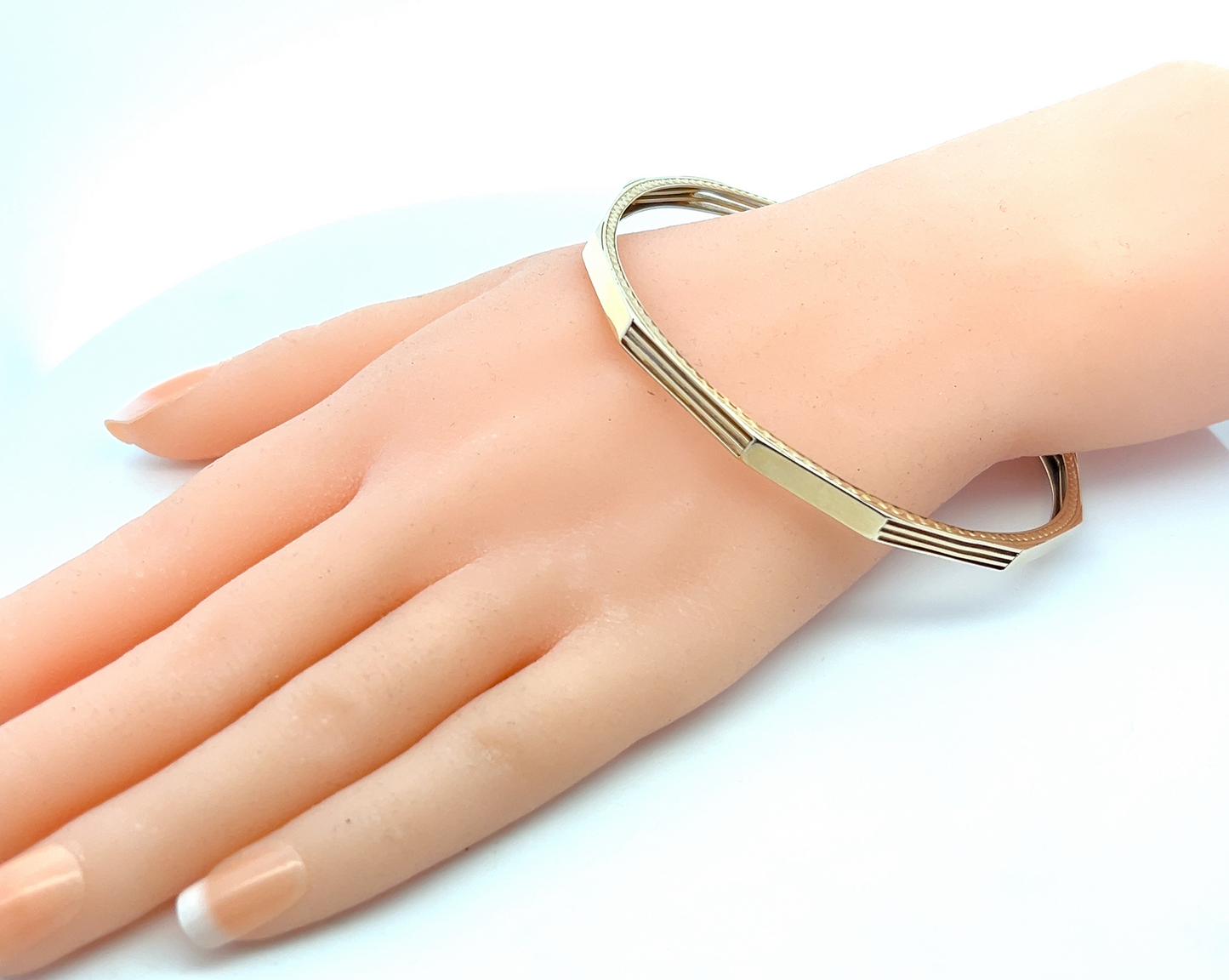 Antique Art Deco 9ct Gold Dodecagon Engine Turned Design Slave Bangle