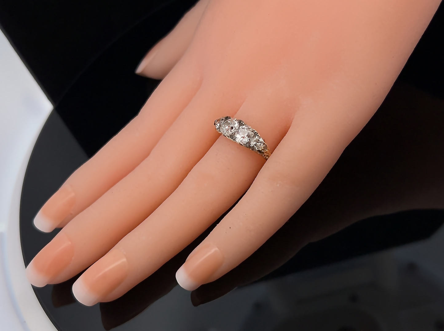 Antique Carved 4 Stone Old European Cut Diamond 18ct Gold Ring