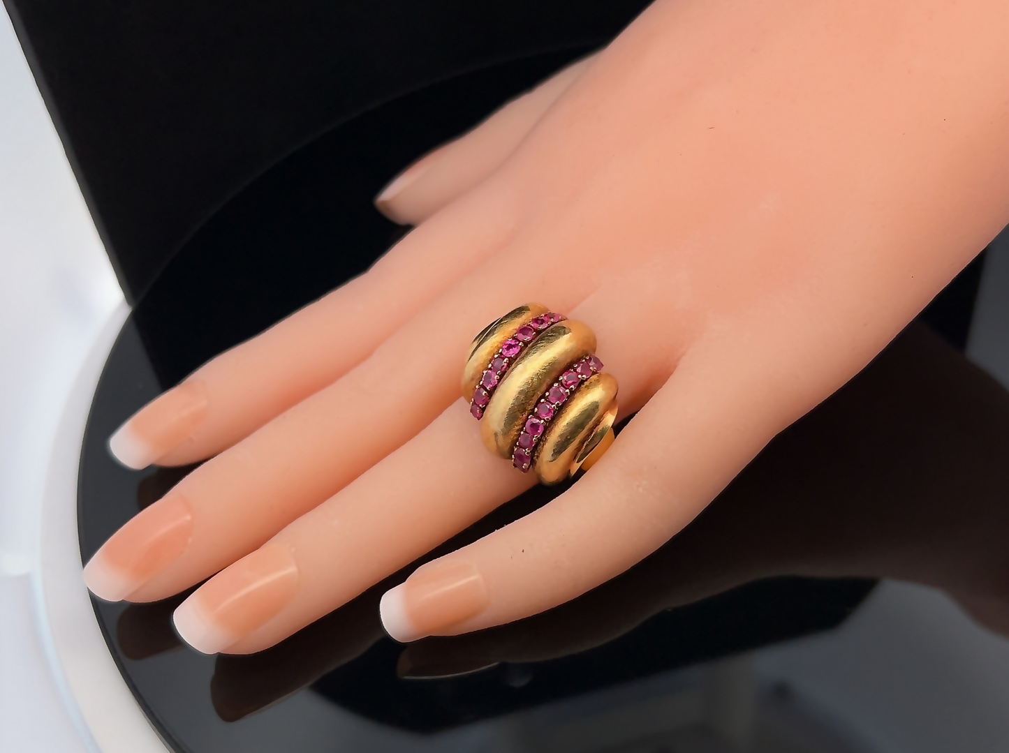 Vintage Ruby 18ct Gold Bombe Cluster Ring