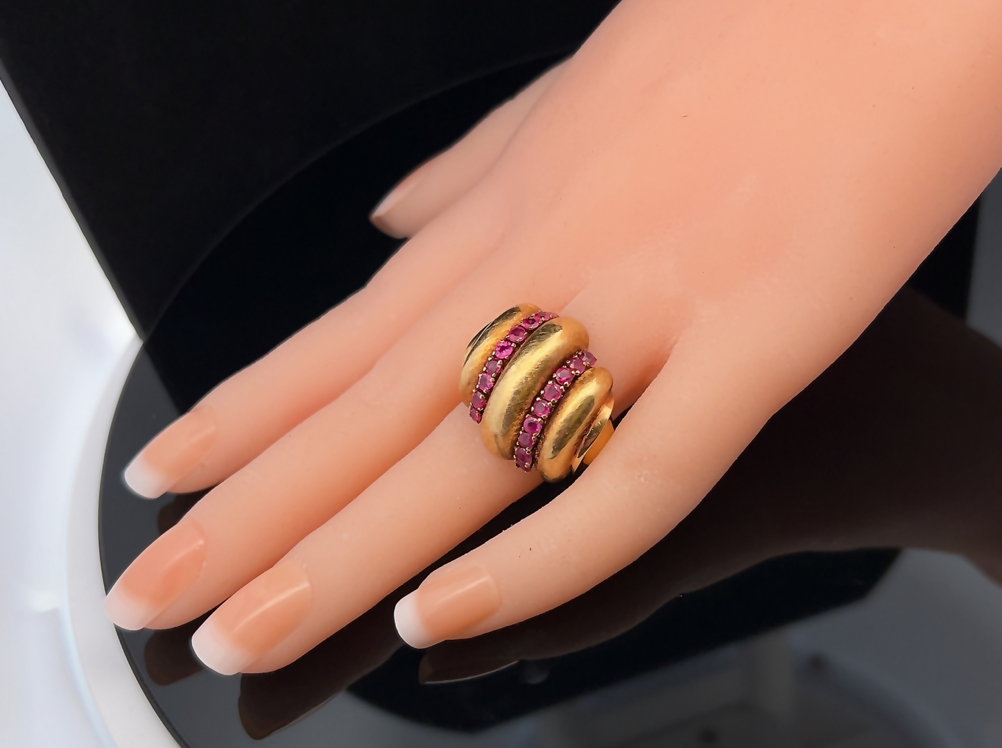 Vintage Ruby 18ct Gold Bombe Cluster Ring
