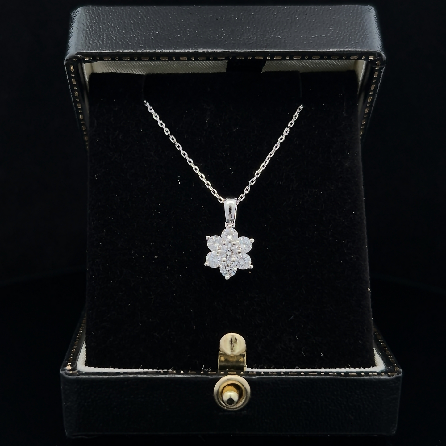Preloved Diamond 18ct White Gold Star Pendant with 18ct White Gold Chain
