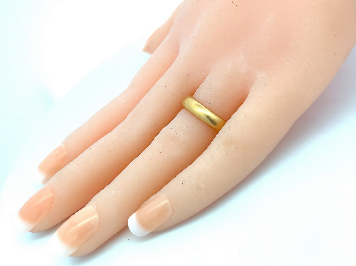 Antique 22ct Gold Heavy Court Wedding Ring Assayed in 1925