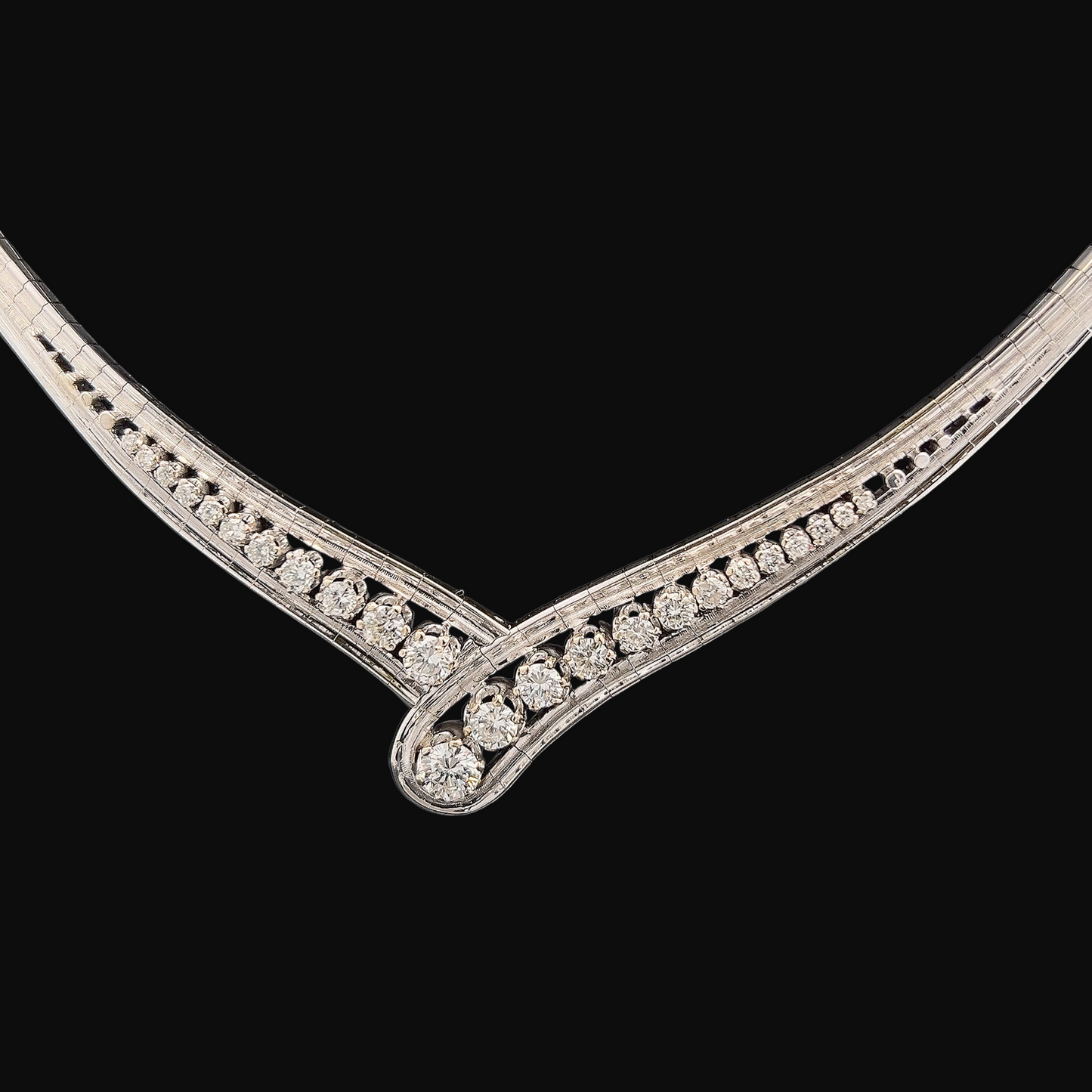 Vintage Graduated Natural Diamond 18ct White Gold Collar Necklace