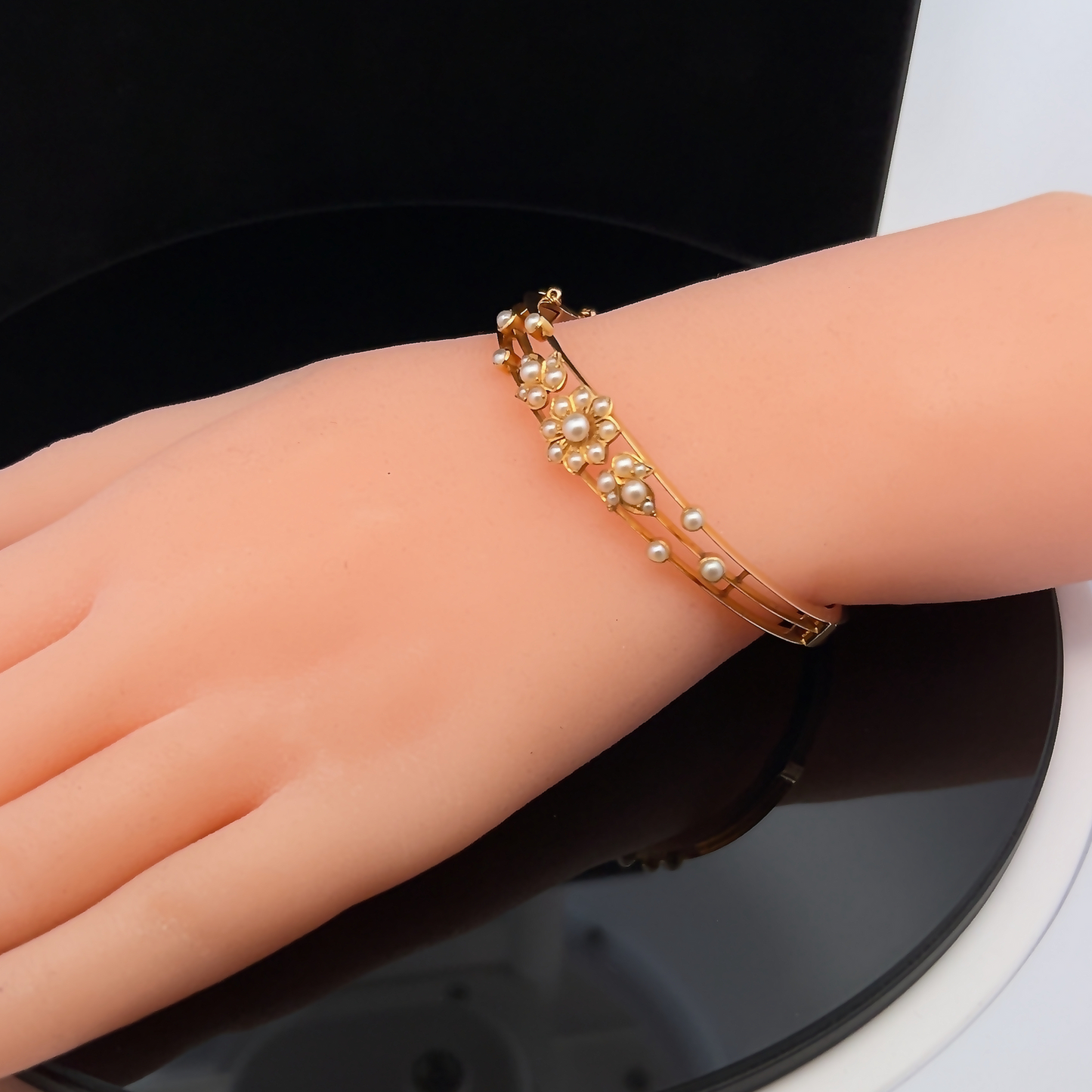 Antique Victorian Natural Split Pearl 15ct Gold Bangle