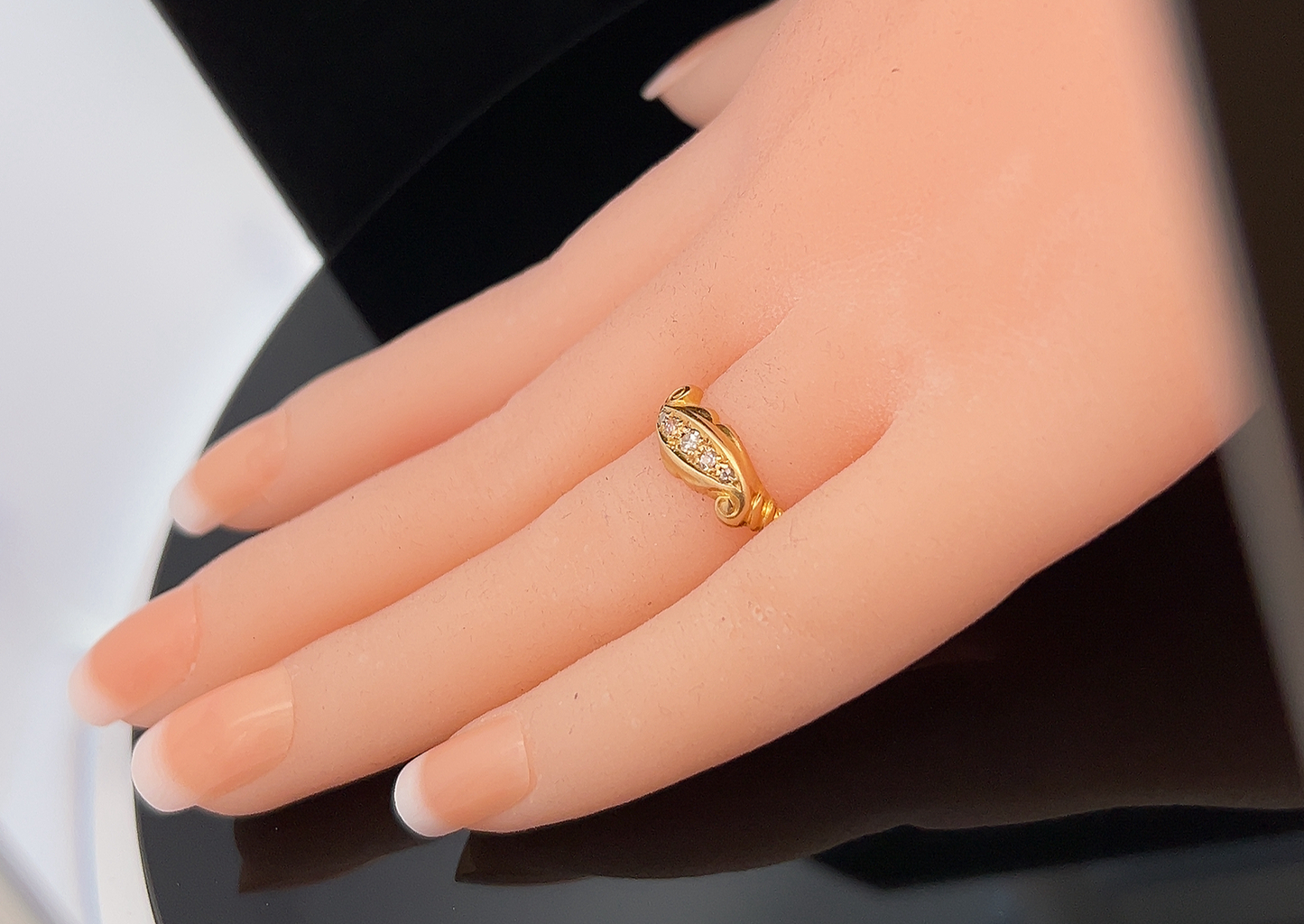 Antique Edwardian Five Stone Diamond 18ct Gold Ring