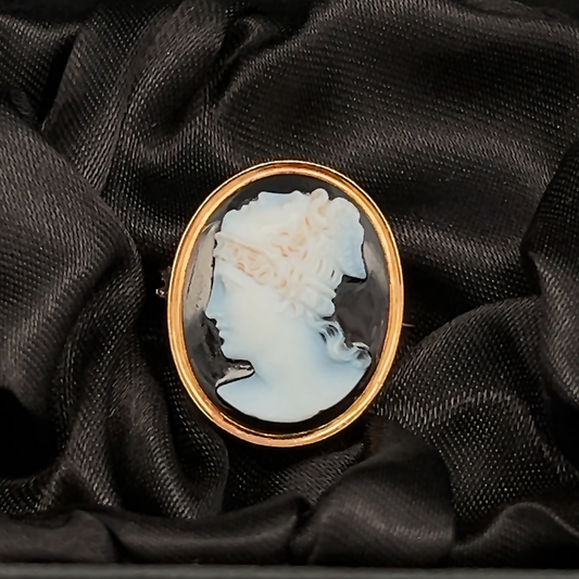 Rare Antique Victorian Grand Tour Hardstone Perseus and Medusa 15ct Gold Cameo Brooch