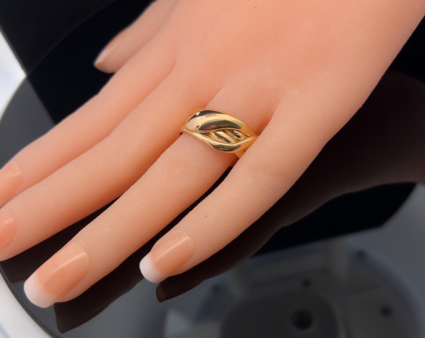 Antique Victorian 18ct Gold Wide Snake Ring
