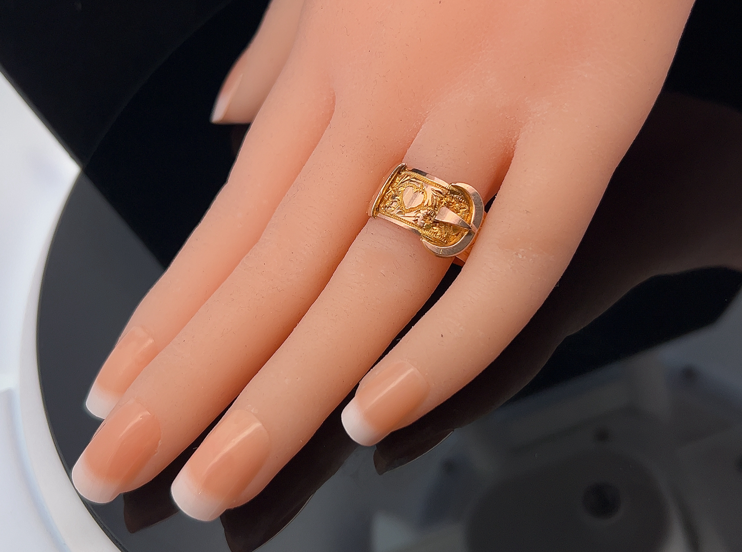 Antique Edwardian 9ct Gold Buckle Ring with Hearts Motif
