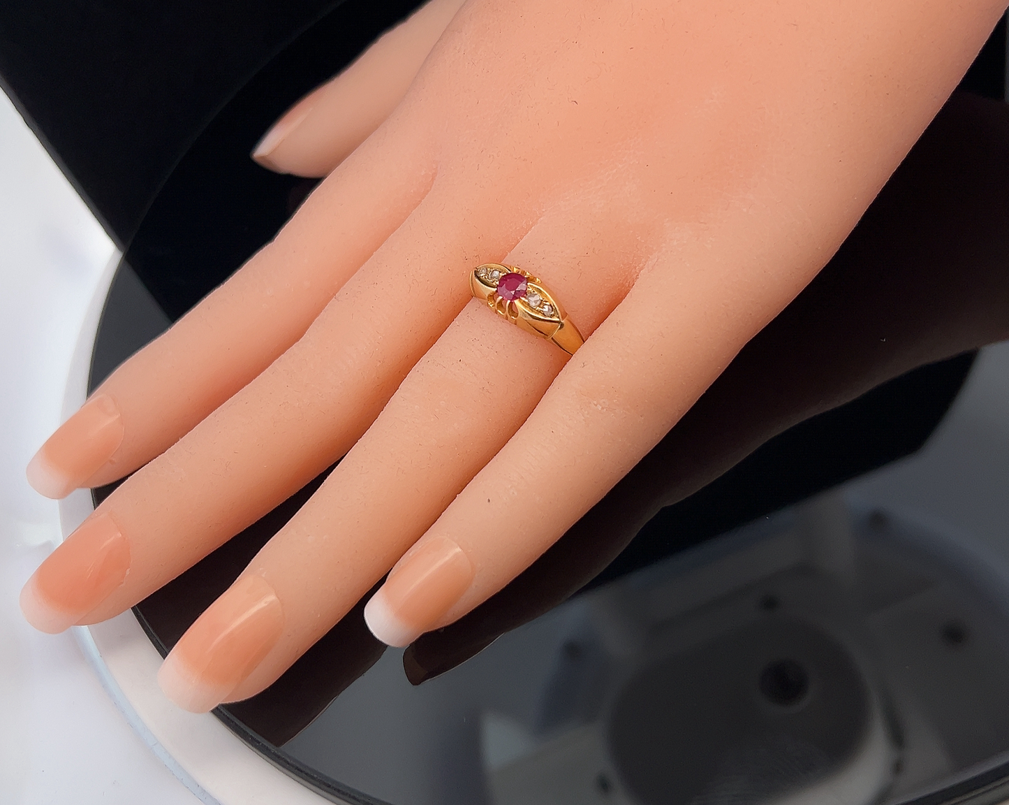 Antique Edwardian Ruby and Diamond 18ct Gold 5 Stone Ring