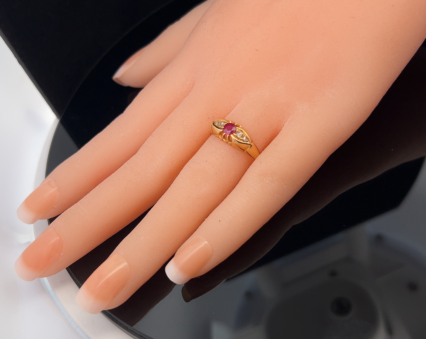 Antique Edwardian Ruby and Diamond 18ct Gold 5 Stone Ring