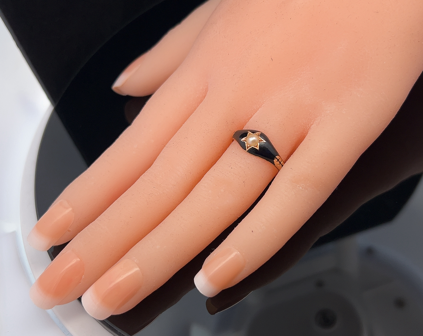 Antique Victorian Natural Split Pearl & Enamel 15ct Gold Mourning Ring