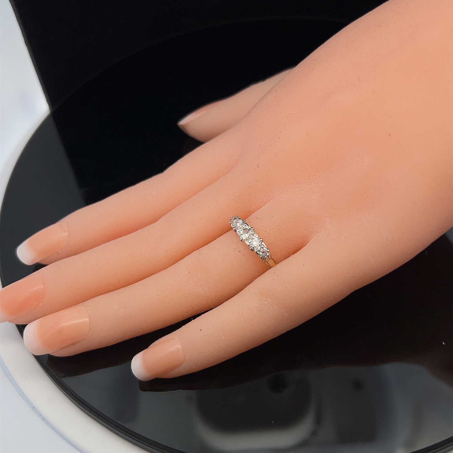 Antique Victorian Carved 5 Stone Old European Cut Diamond 18ct Gold Ring