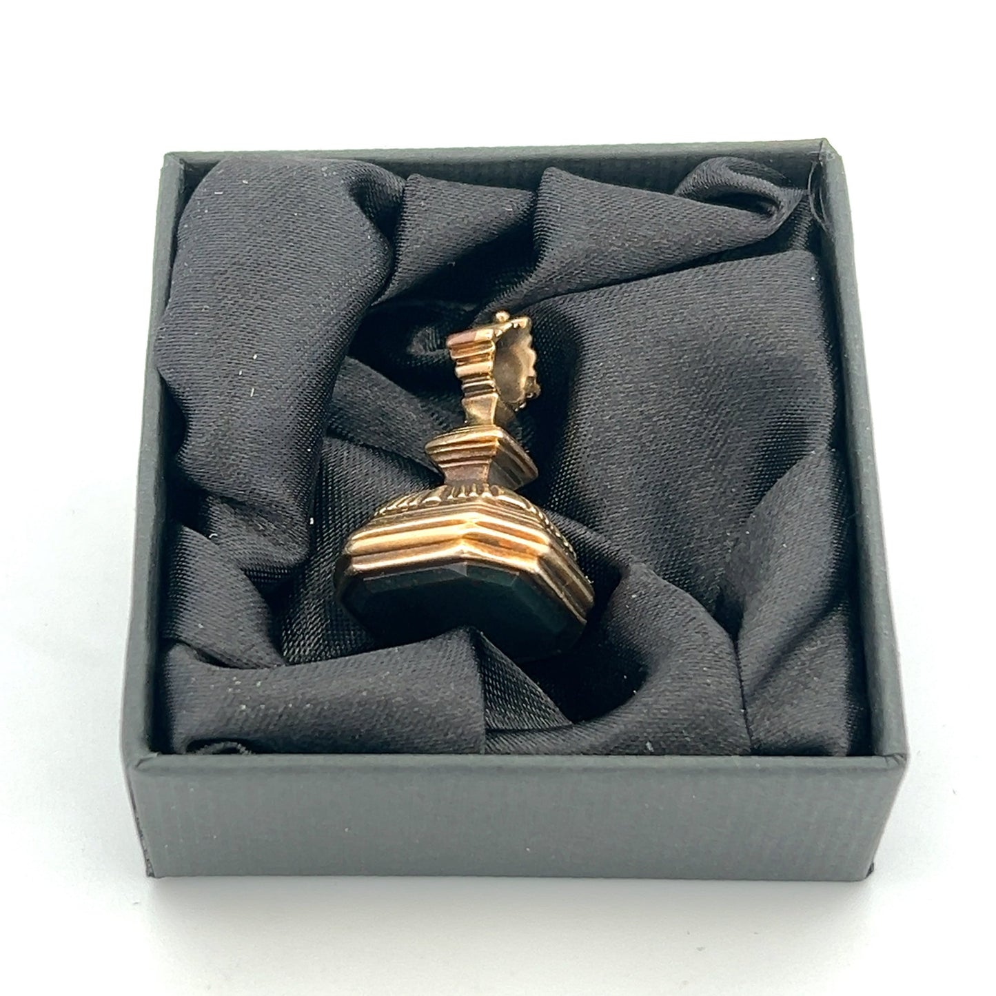 Antique Georgian Bloodstone 15ct Gold Fob / Pendant. English Circa 1830