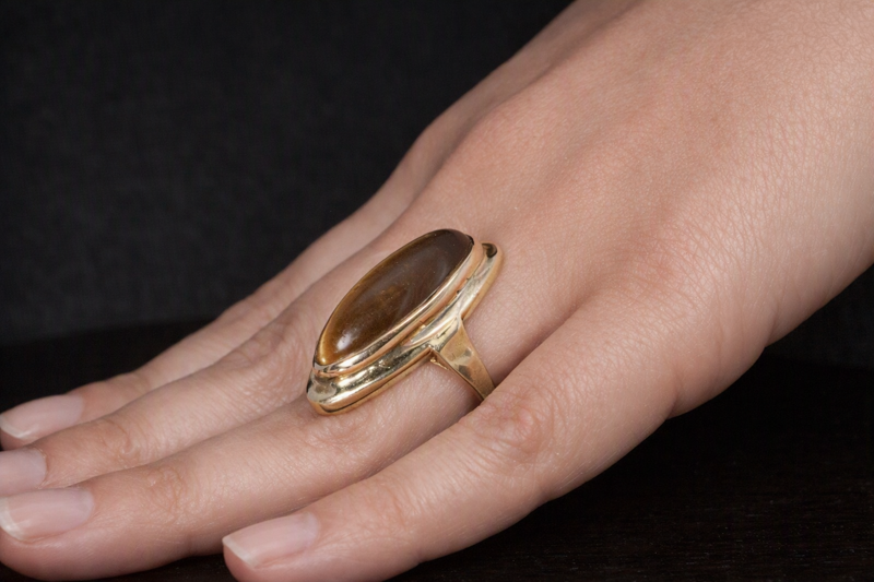 Vintage 1970's Retro Tigers Eye Dress Ring. 14ct Gold.