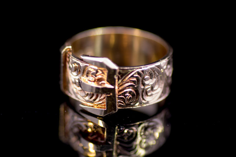 Vintage 9ct Gold Buckle Ring. Superb Crisp Example. London 1971. Hand Chased & Engraved.